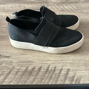 Dolcetta Luna platform slip on shoes size 6.5